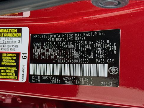 Used 2025 Toyota Camry LE image 37