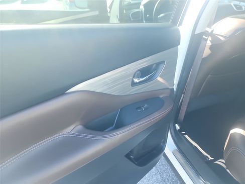 Used 2017 Nissan Murano Platinum w/ Platinum Technology Package FWD image 16