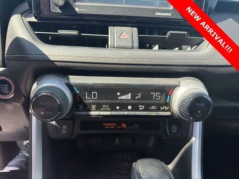Used 2021 Toyota RAV4 XLE image 10
