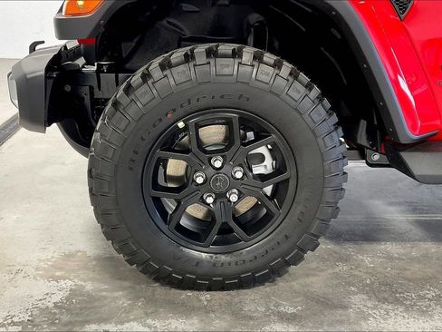 New 2025 Jeep Gladiator Sport image 36