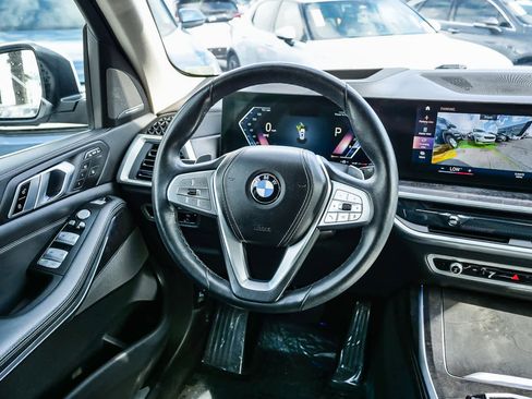 Used 2023 BMW X7 xDrive40i w/ Premium Package AWD/4WD image 13
