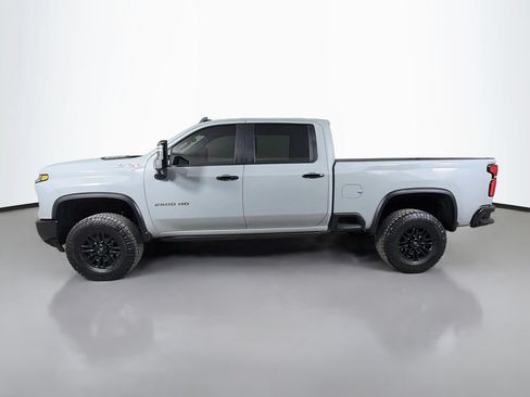 Used 2024 Chevrolet Silverado 2500 ZR2 w/ Technology Package AWD/4WD image 9