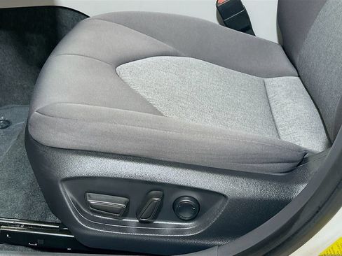 Used 2022 Toyota Camry LE FWD image 16
