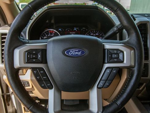 Used 2019 Ford F250 Lariat w/ Lariat Ultimate Package AWD/4WD image 16