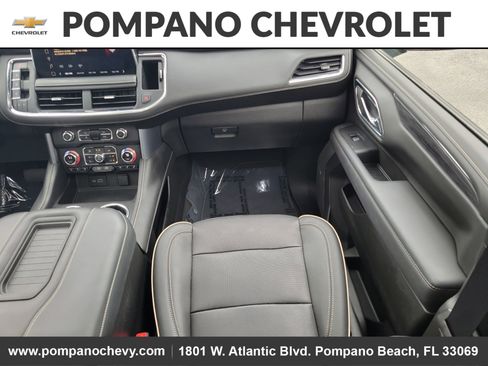 Used 2023 GMC Yukon SLT w/ SLT Premium Package image 21