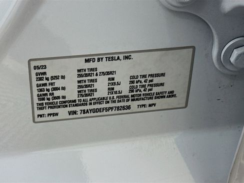 Used 2023 Tesla Model Y Performance image 12
