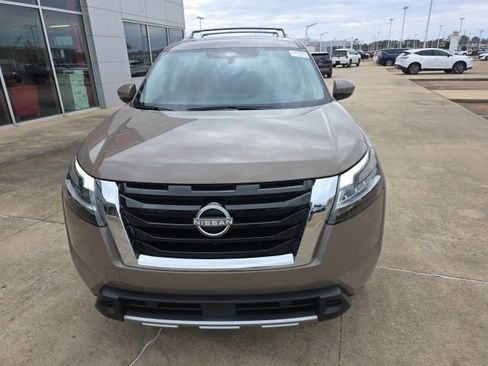Certified 2024 Nissan Pathfinder Platinum image 8