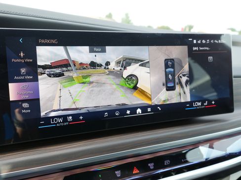 New 2025 BMW 740i w/ Premium Package image 18