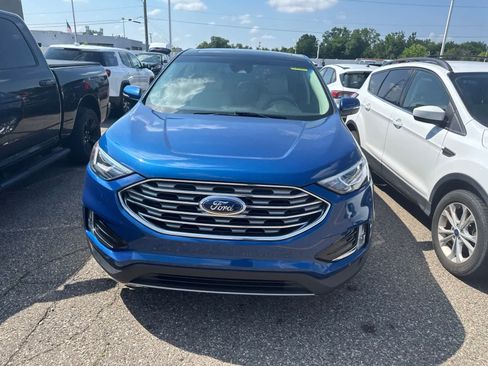 Used 2020 Ford Edge Titanium FWD image 4