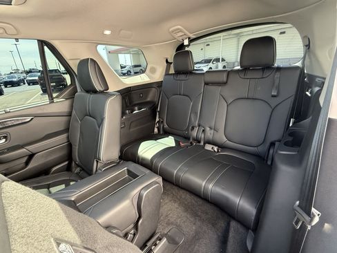 Used 2024 Honda Pilot Elite image 6