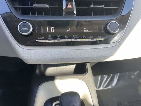 Used 2024 Toyota Corolla LE FWD image 39