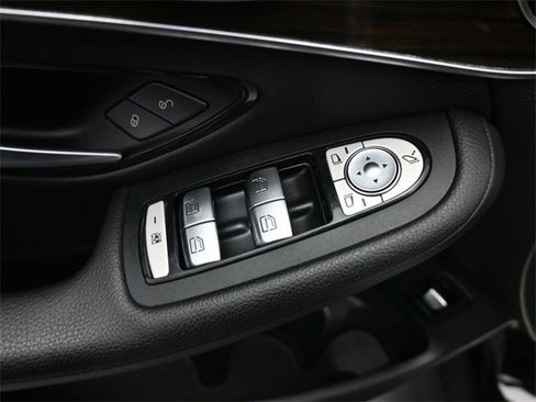 Used 2022 Mercedes-Benz GLC 300 GLC 300 image 21