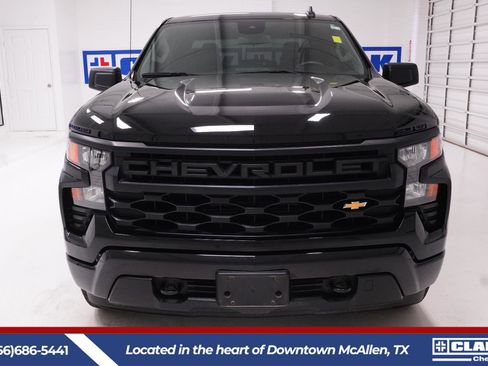 Used 2023 Chevrolet Silverado 1500 Custom RWD image 2
