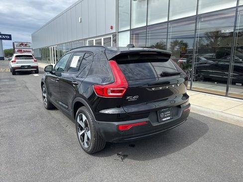 Certified 2025 Volvo XC40 B5 Plus AWD/4WD image 3