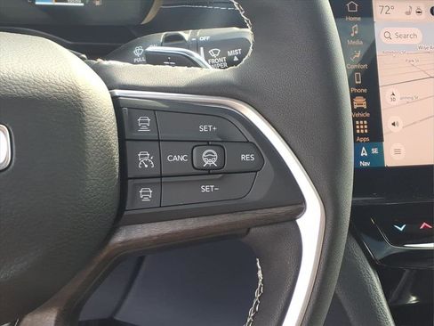 New 2026 Jeep Grand Cherokee Limited RWD image 15