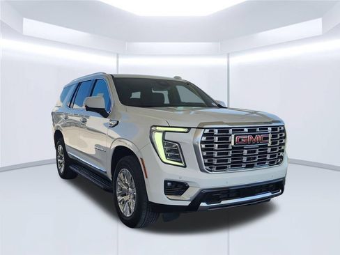 Used 2025 GMC Yukon Denali RWD image 3