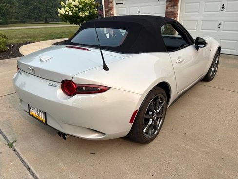 Used 2016 MAZDA MX-5 Miata Grand Touring RWD image 4