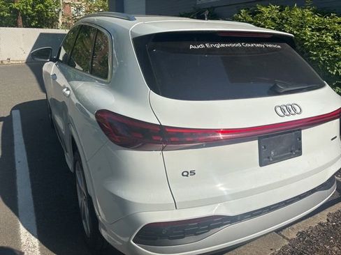 Used 2025 Audi Q5 Premium Plus w/ Premium Plus AWD/4WD image 8