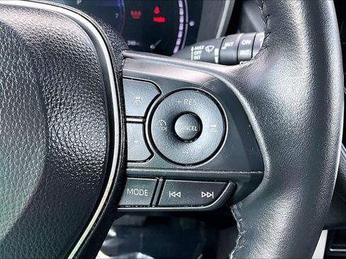 Used 2025 Toyota Corolla Cross XLE AWD/4WD image 18