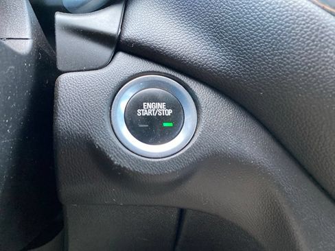 Used 2018 Chevrolet Equinox LT w/ Sun & Infotainment Package FWD image 18
