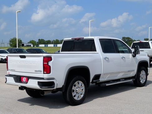 Used 2025 Chevrolet Silverado 2500 High Country w/ Technology Package AWD/4WD image 7