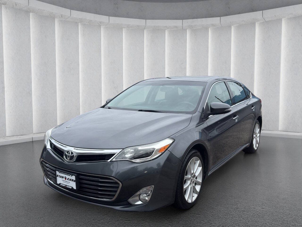 Used 2013 Toyota Avalon XLE Touring FWD image 1