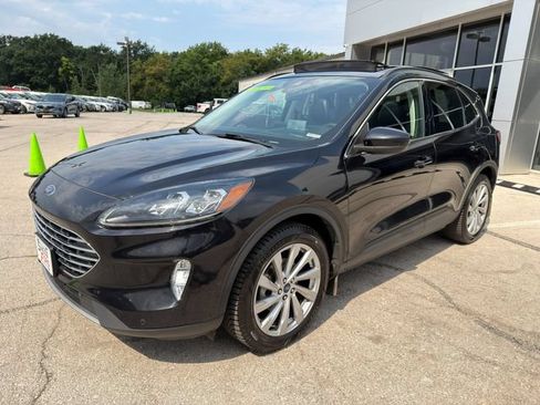 Used 2022 Ford Escape Titanium w/ Titanium Elite Package AWD/4WD image 3
