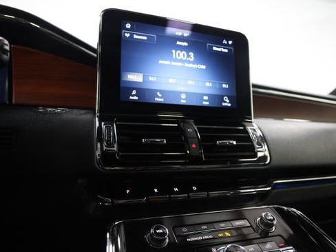 Used 2020 Lincoln Navigator Reserve w/ Equipment Group 208A Reserve AWD/4WD image 23