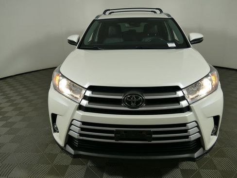 Used 2019 Toyota Highlander XLE AWD/4WD image 8