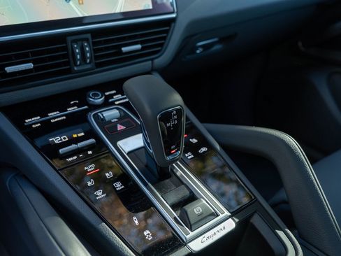 Certified 2023 Porsche Cayenne Coupe image 32