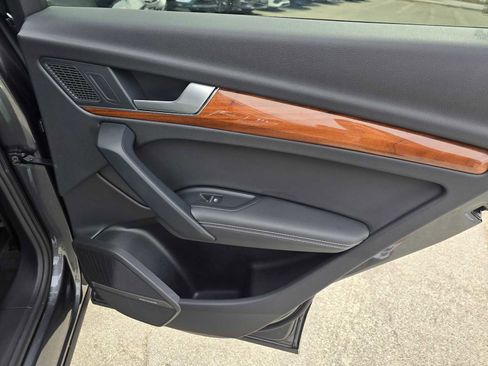 Used 2023 Audi Q5 2.0T Premium Plus w/ Premium Plus Package image 13