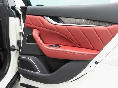 Used 2022 Maserati Levante GT AWD/4WD image 27