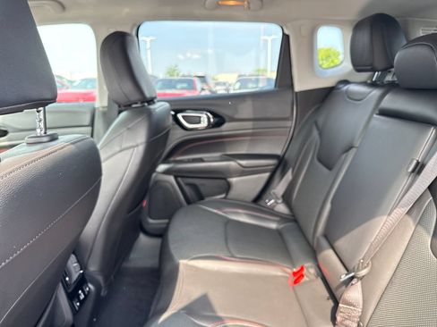Used 2022 Jeep Compass Trailhawk w/ Trailhawk Elite Group AWD/4WD image 13