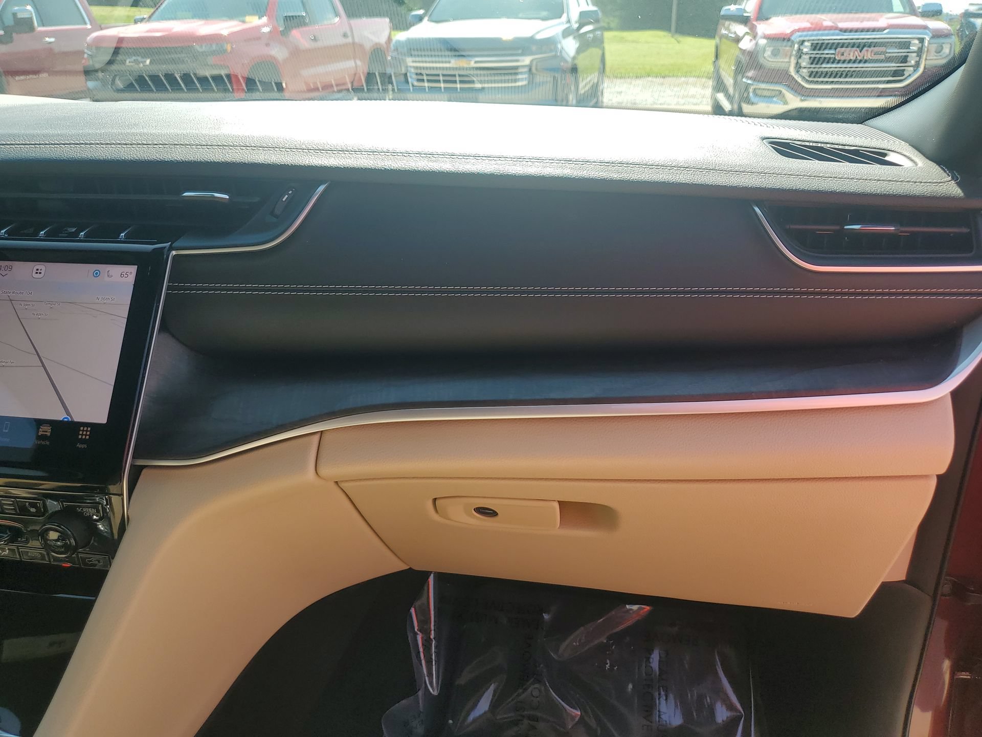 Used 2023 Jeep Grand Cherokee Limited AWD/4WD image 35