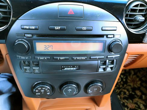 Used 2006 MAZDA MX-5 Miata Grand Touring w/ Suspension Pkg image 41