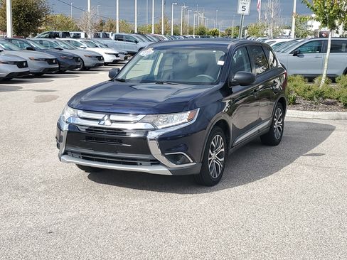 Used 2018 Mitsubishi Outlander ES image 8