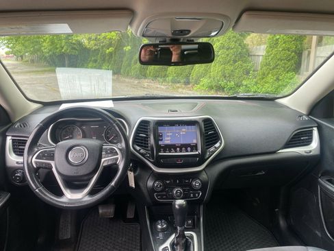 Used 2014 Jeep Cherokee Trailhawk AWD/4WD image 17