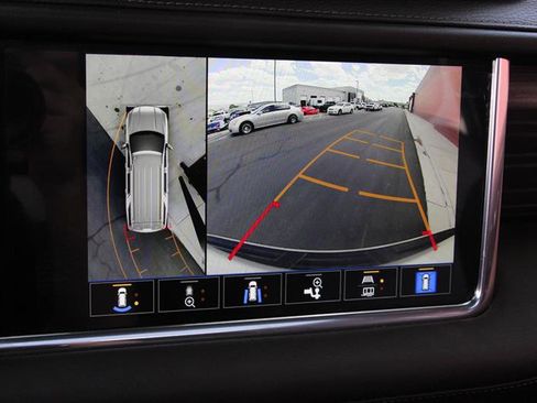 Used 2022 GMC Yukon Denali AWD/4WD image 18