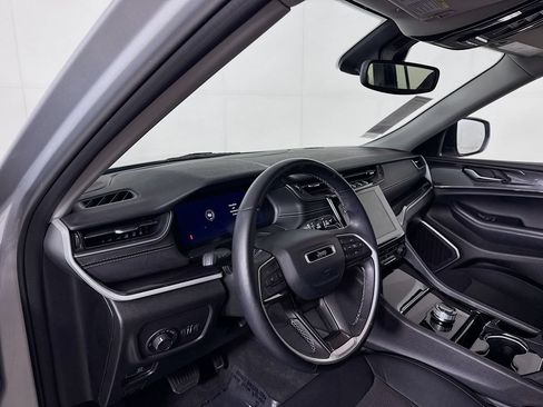 Used 2022 Jeep Grand Cherokee L Laredo w/ Luxury Tech Group I AWD/4WD image 9