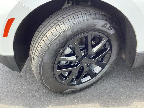 Used 2024 Chevrolet Equinox LS FWD image 20