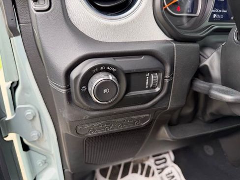 Used 2024 Jeep Wrangler Sahara w/ Safety Group image 15