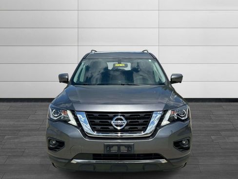 Used 2017 Nissan Pathfinder Platinum w/ Family Entertainment Package FWD image 8