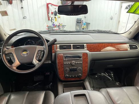 Used 2011 Chevrolet Avalanche LT w/ Luxury Package image 17