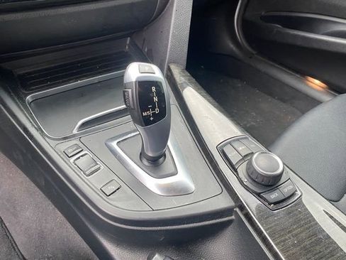 Used 2017 BMW 320i Sedan image 6