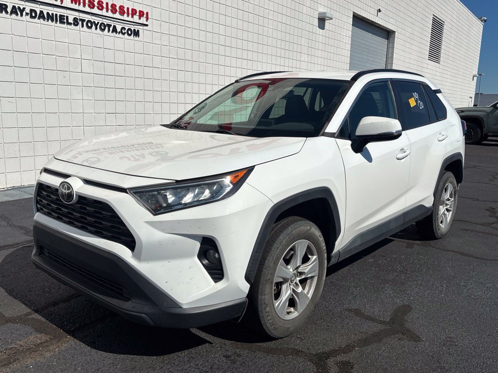Used 2021 Toyota RAV4 XLE FWD image 1