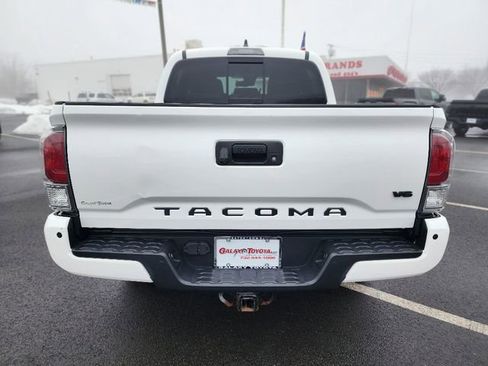 Used 2020 Toyota Tacoma TRD Sport w/ Technology Package image 6