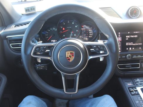 Used 2020 Porsche Macan image 6