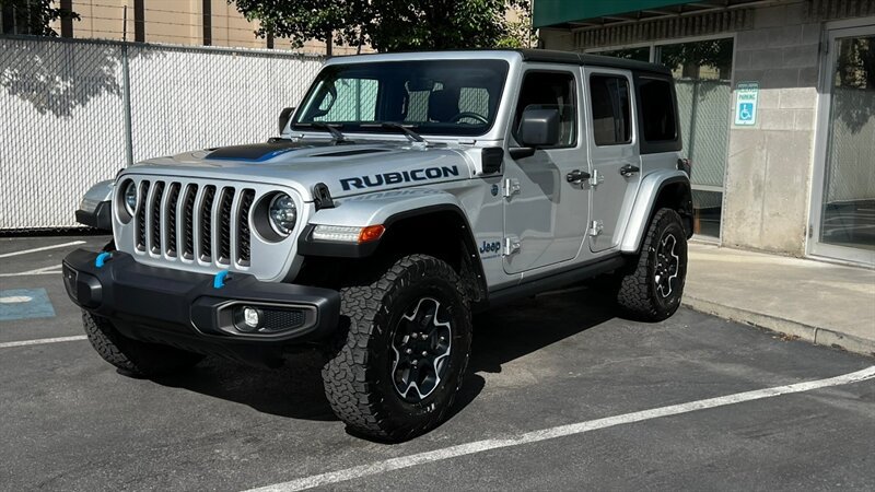 Used 2023 Jeep Wrangler Unlimited Rubicon 4xe w/ Cold Weather Group AWD/4WD image 3