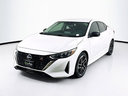 Used 2024 Nissan Sentra SR image 3