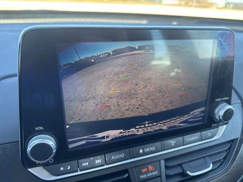 Used 2024 Nissan Altima 2.5 SV image 13